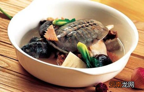 咸鸭蛋和什么不能一起吃 咸鸭蛋搭配什么一起吃比较好