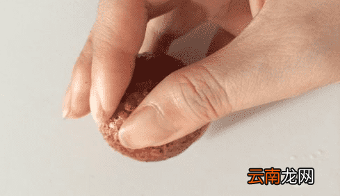 剥荔枝窍门 秒剥荔枝不伤手