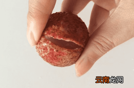 剥荔枝窍门 秒剥荔枝不伤手