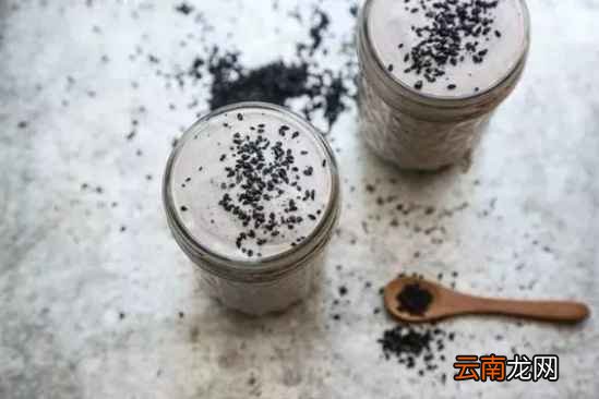 牛奶怎么吃最有营养 牛奶里加它们营养翻倍