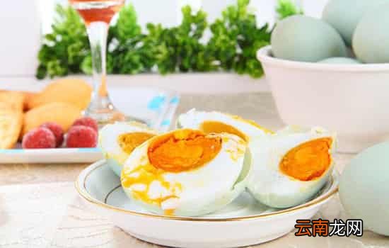咸鸭蛋煮多久能熟 怎么判断咸鸭蛋是否煮熟