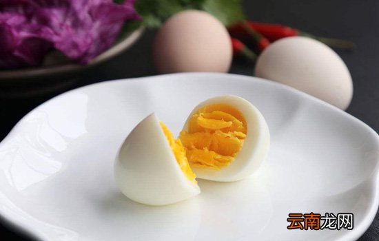 蛋黄和蛋白哪个营养价值高 蛋清蛋白都吃最好