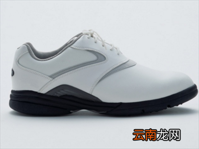 高尔夫球鞋特点是什么