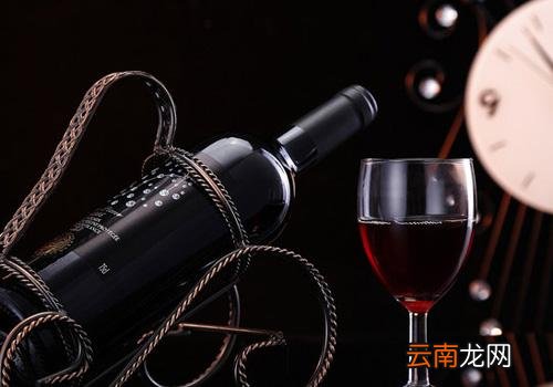 红酒为什么要摇摇才喝,红酒为什么要用玻璃杯