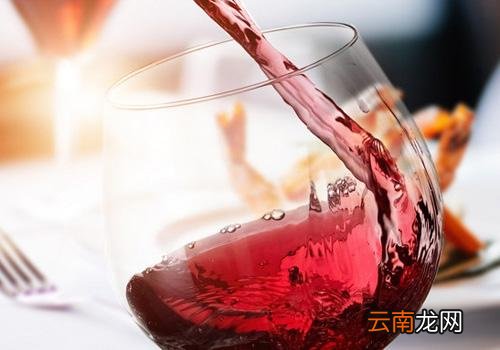 红酒为什么要摇摇才喝,红酒为什么要用玻璃杯
