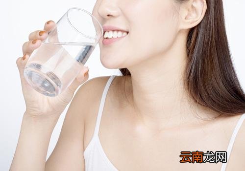 多喝水真的会长胖吗,减肥的人一天要喝多少水