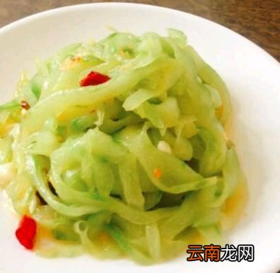 西瓜皮最香的吃法 西瓜皮的做法