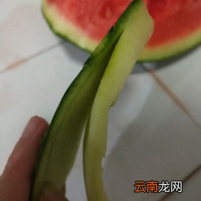 西瓜皮最香的吃法 西瓜皮的做法