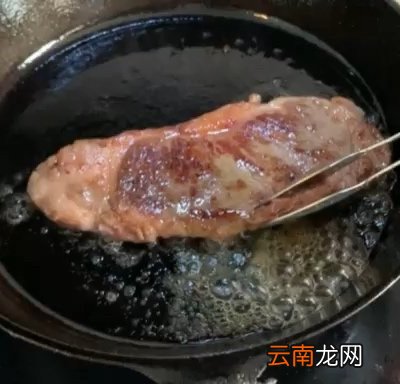 如何煎出外焦里嫩的西冷牛排 煎牛排的家常做法