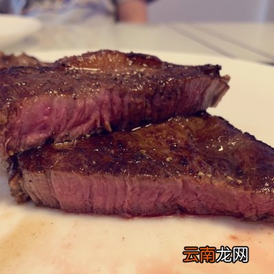 如何煎出外焦里嫩的西冷牛排 煎牛排的家常做法
