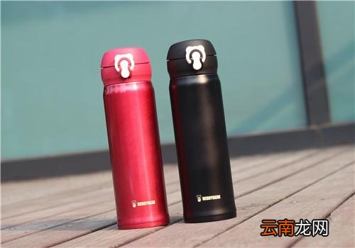 保温杯隔夜水能喝吗,保温杯里的水可以放多久