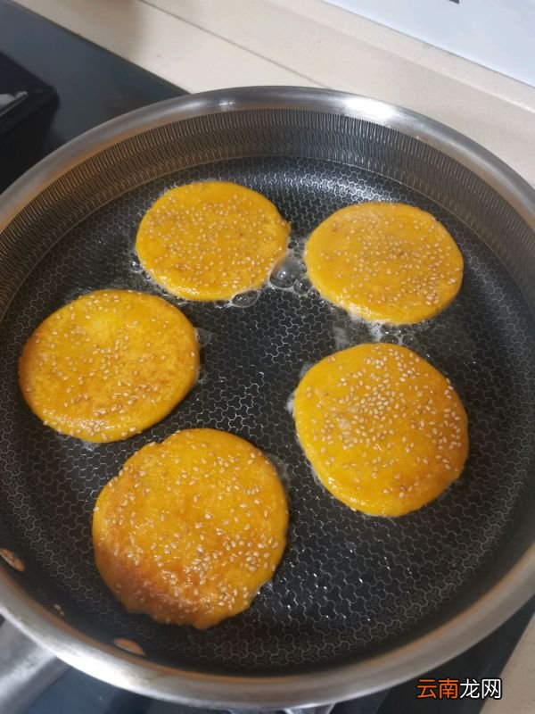 教你做超级好吃的南瓜饼 南瓜饼的家常做法
