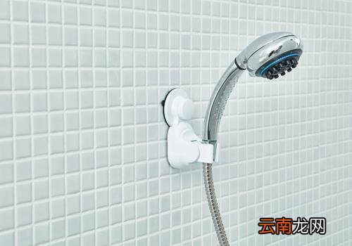 冬天洗澡水温多少度合适,冬天洗澡多久一次最好