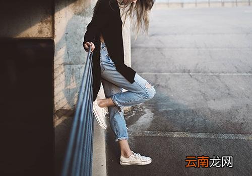 雨水淋过的衣服要重新洗吗,雨淋过的鞋要重新洗吗