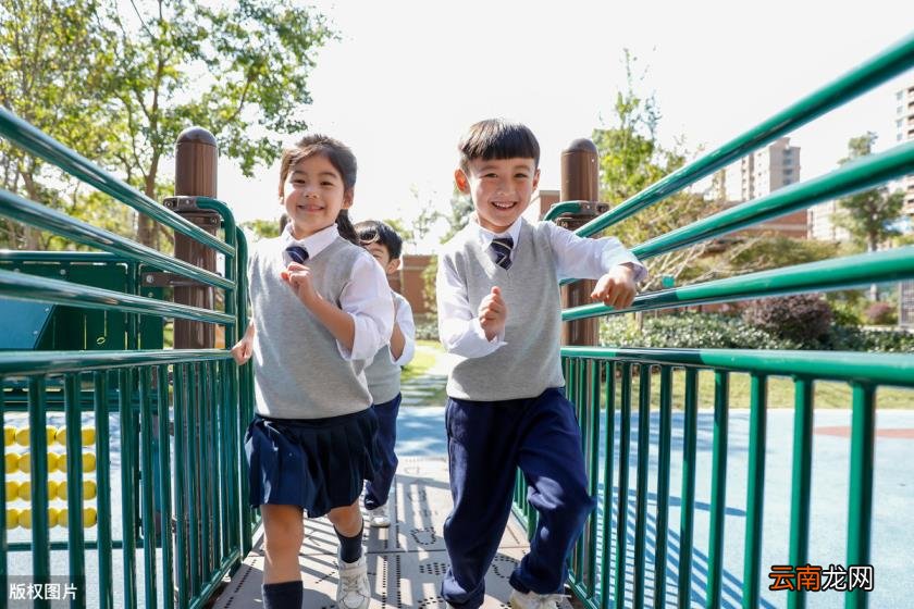 闹怎么组词闹字读音及解释