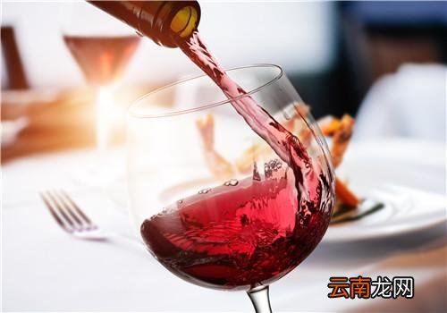 喝酒时不能吃什么东西,喝酒千万不能吃的食物