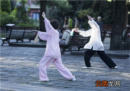 老年人晨练注意事项,冬季晨练几点最佳时间