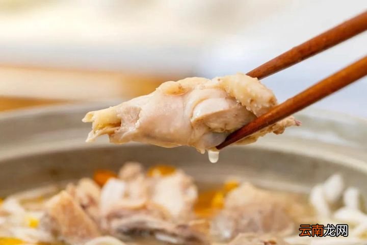 简单美味椰子鸡火锅教程 椰子鸡火锅的家常做法