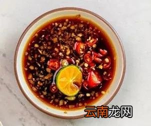 简单美味椰子鸡火锅教程 椰子鸡火锅的家常做法