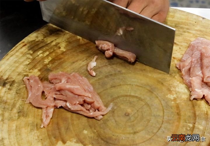 食材简单又易学新手一学就会 京酱肉丝的家常做法