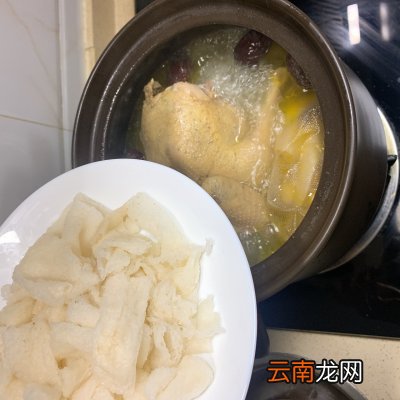 竹荪老母鸡汤这样做超好喝 竹荪鸡汤的家常做法
