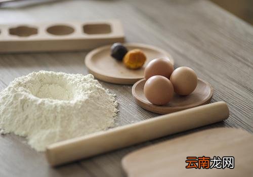 鸡蛋放冰箱可以放多久,鸡蛋常温下能放多久