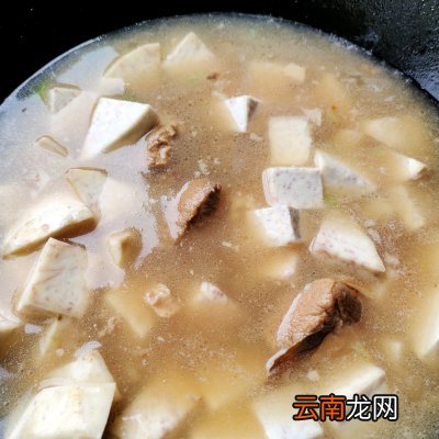 荔浦芋头炖肉的家常做法 荔浦芋头怎么煮的家常做法