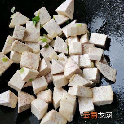 荔浦芋头炖肉的家常做法 荔浦芋头怎么煮的家常做法