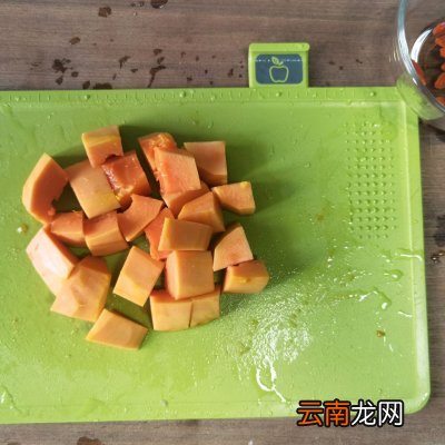 手把手教你做牛奶炖木瓜 木瓜炖牛奶的做法