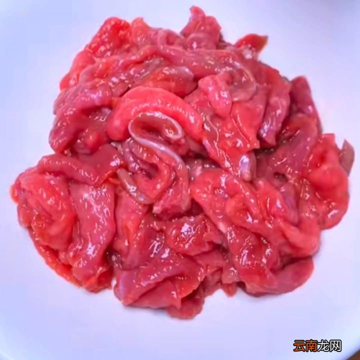 水煮牛肉这样做口感更嫩滑 水煮牛肉的家常做法