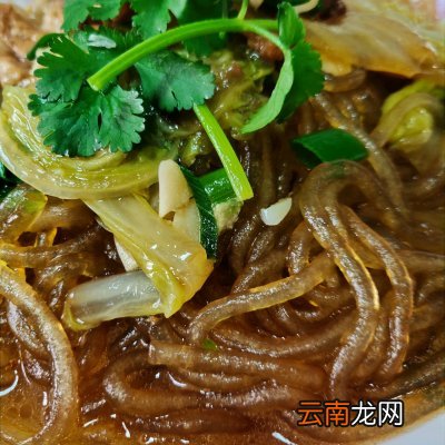 五花肉炖粉条你这么做 经典猪肉炖粉条的家常做法