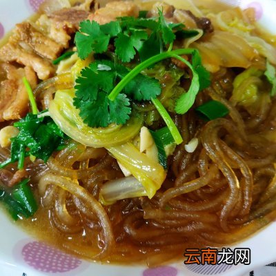 五花肉炖粉条你这么做 经典猪肉炖粉条的家常做法
