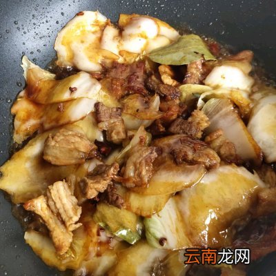 五花肉炖粉条你这么做 经典猪肉炖粉条的家常做法