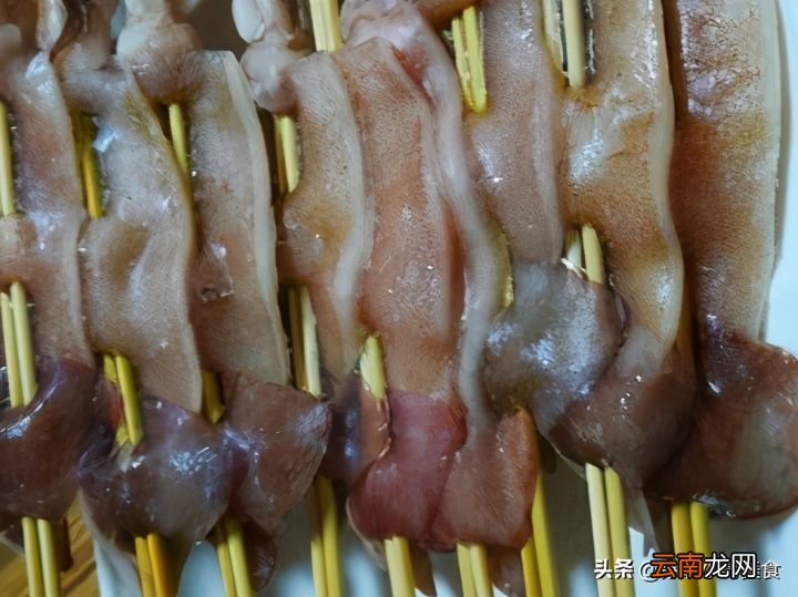 正宗的铁板鱿鱼家庭制作方法 铁板鱿鱼的家常做法