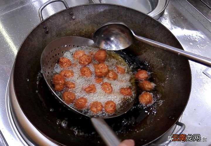 肉丸子好吃有诀窍 炸肉丸子的家常做法