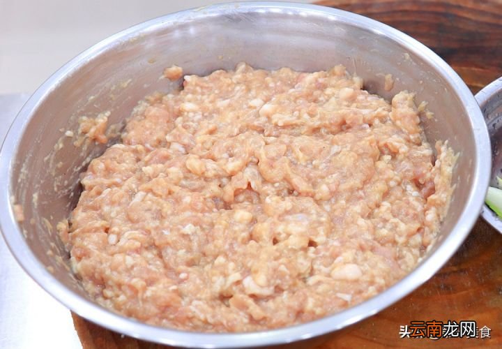 肉丸子好吃有诀窍 炸肉丸子的家常做法