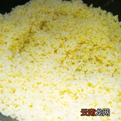 百吃不腻的酱油炒饭教程 酱油炒饭的做法