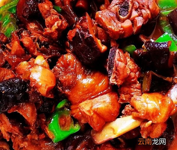 在家做家庭版新疆大盘鸡 新疆大盘鸡的正宗做法