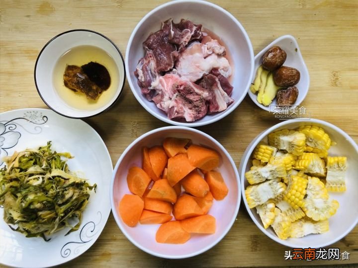 秋天汤水要多喝 霸王花煲汤做法