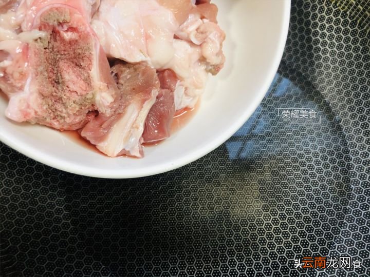 秋天汤水要多喝 霸王花煲汤做法