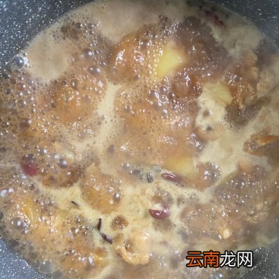 家喻户晓的土豆烧鸡块 土豆炖鸡的家常做法