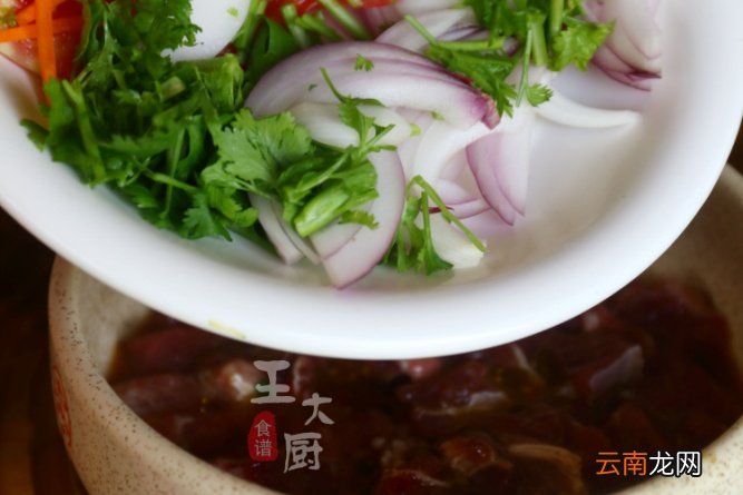 黑蒜仔牛肉粒的家常做法 牛肉粒的家常做法