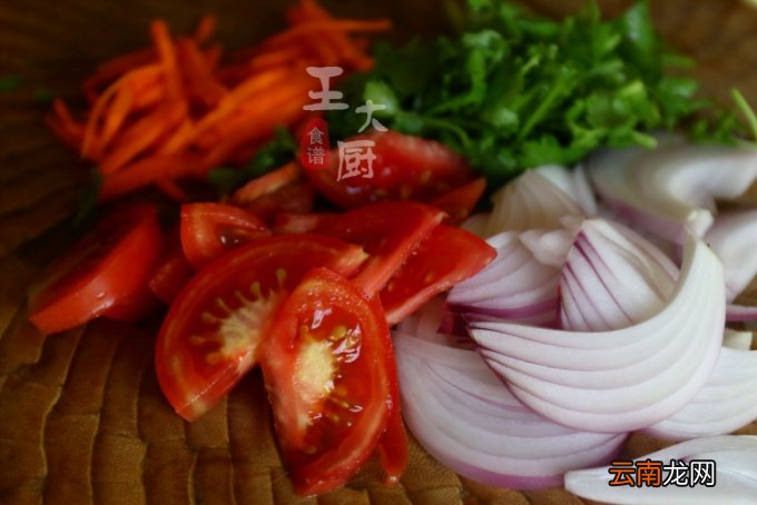黑蒜仔牛肉粒的家常做法 牛肉粒的家常做法