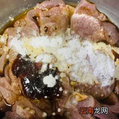 一定要收藏的青椒炒猪肝 青椒炒猪肝的做法