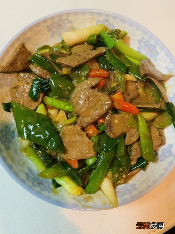 一定要收藏的青椒炒猪肝 青椒炒猪肝的做法