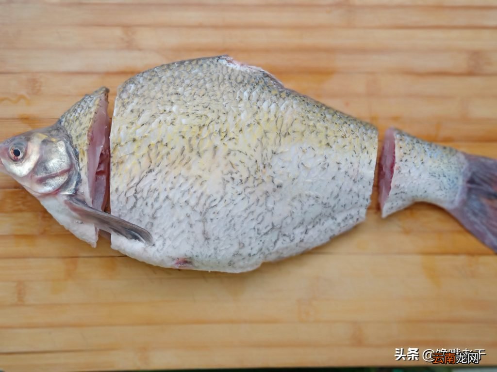 清蒸鱼怎么蒸鲜嫩好吃无腥味 清蒸鲤鱼的做法