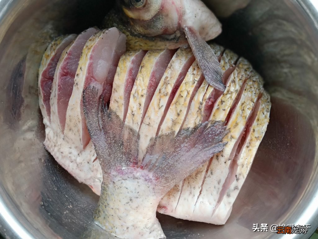 清蒸鱼怎么蒸鲜嫩好吃无腥味 清蒸鲤鱼的做法