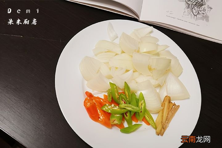 做法简单味道美 洋葱炒肉的家常做法