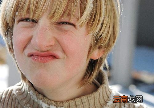 空调吹多了脸掉皮脸红怎么办,空调吹多了脸掉皮脸红是过敏吗