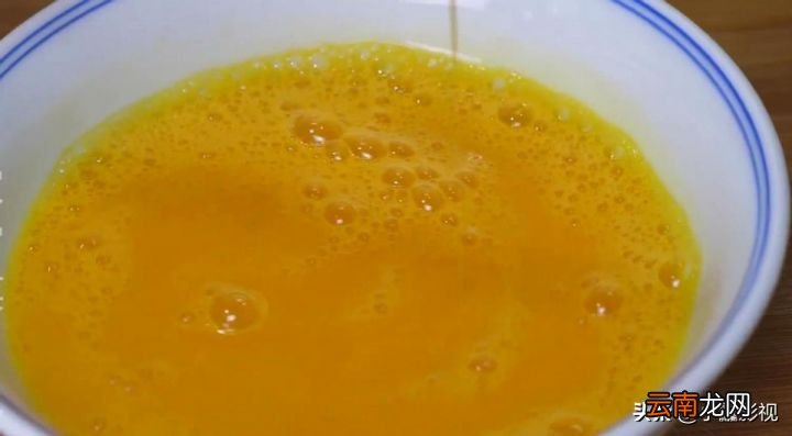 做法简单掌握这一步就够 炒鸡蛋的做法